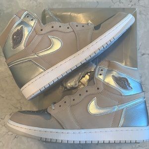 Nike Air Jordans High OG, Grey/Silver, size 13